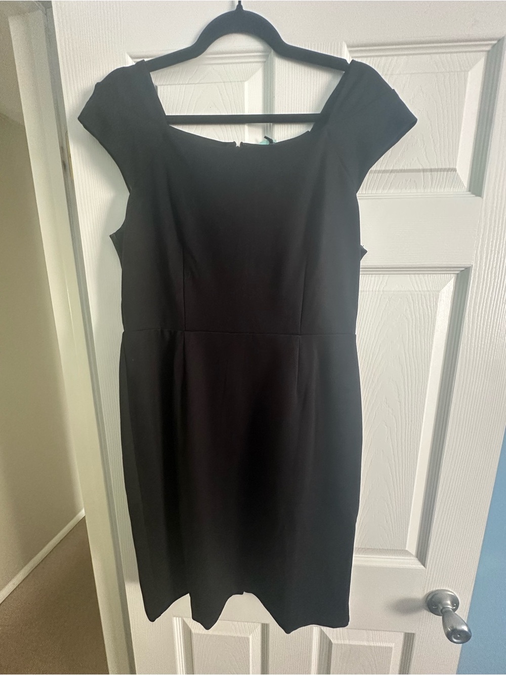 41 Hawthorn Black Cap-Sleeve Midi Dress